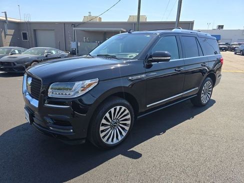 Certified 2021 Lincoln Navigator Reserve AWD/4WD image 1