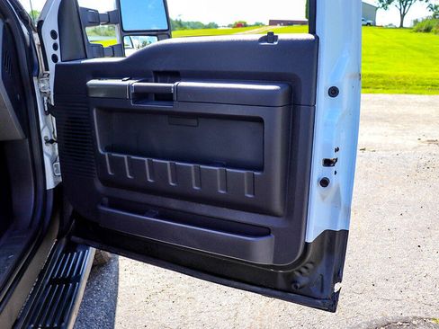 Used 2009 Ford F250 Lariat image 24