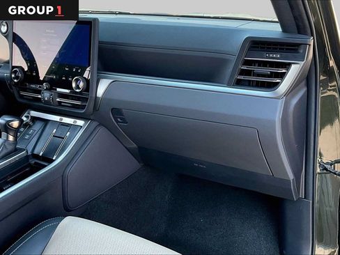 Used 2025 Lexus GX 550 AWD/4WD image 18