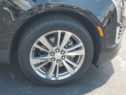 Used 2023 Cadillac XT5 Premium Luxury w/ Technology Package AWD/4WD image 5