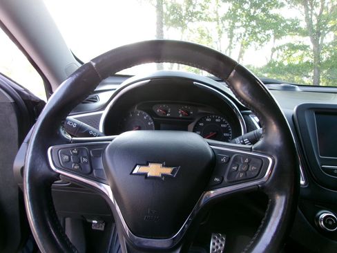 Used 2016 Chevrolet Malibu LT image 13