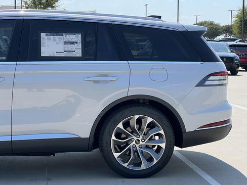 New 2025 Lincoln Aviator Reserve w/ Luxury Package image 6