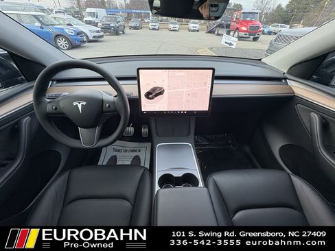 Used 2023 Tesla Model Y Performance image 18