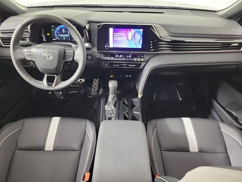 Used 2025 Toyota Camry SE w/ Convenience Package FWD image 16