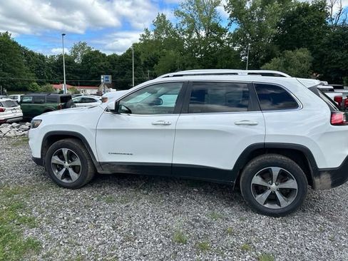 Used 2019 Jeep Cherokee Limited AWD/4WD image 2