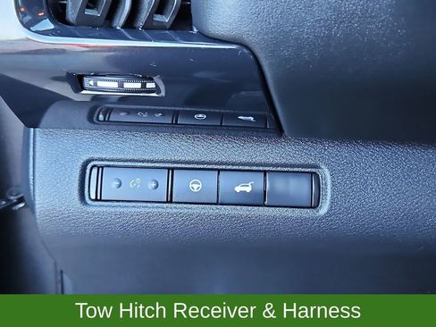 Used 2024 Nissan Pathfinder SV w/ SV Premium Package image 15