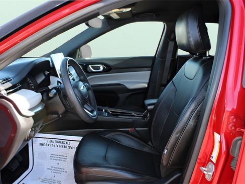 Used 2023 Jeep Compass Limited image 16