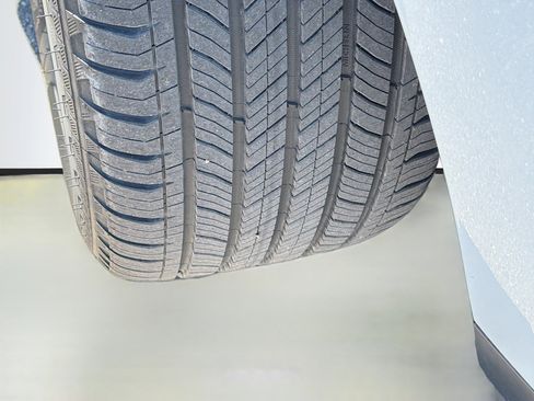 Used 2024 Land Rover Range Rover Sport SE image 45