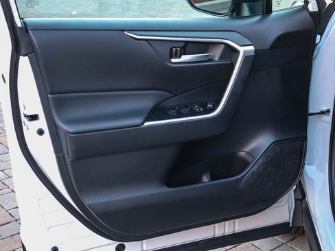 Certified 2025 Toyota RAV4 XLE image 20