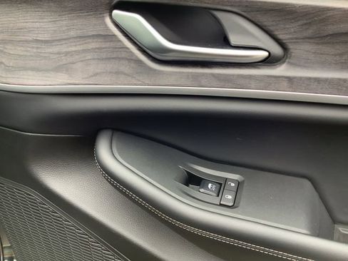 Used 2024 Jeep Grand Cherokee L Limited w/ Luxury Tech Group II image 45