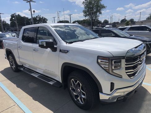 Used 2022 GMC Sierra 1500 SLT w/ SLT Premium Plus Package AWD/4WD image 4