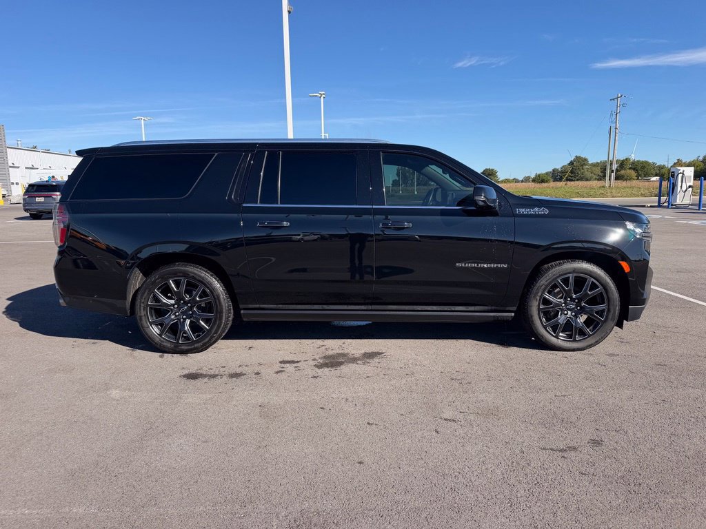 Used 2024 Chevrolet Suburban High Country AWD/4WD image 5