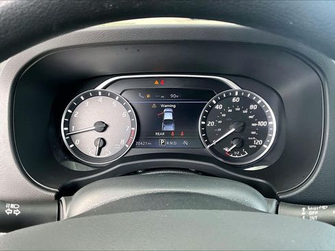 Certified 2025 Nissan Frontier SV RWD image 25