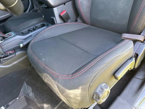 Used 2022 Jeep Gladiator Rubicon w/ LED Lighting Group AWD/4WD image 21