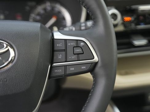 Used 2022 Toyota Highlander Platinum image 24