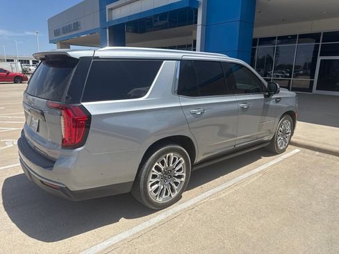 Used 2024 GMC Yukon Denali Ultimate AWD/4WD image 3
