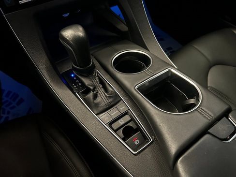 Used 2019 Toyota Avalon XLE w/ Moonroof Package image 15