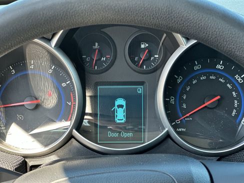 Used 2016 Chevrolet Cruze LT image 28