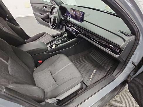 Used 2025 Honda Accord Sport image 37