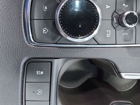 Used 2025 Cadillac XT4 Premium Luxury w/ Cold Weather Package AWD/4WD image 21