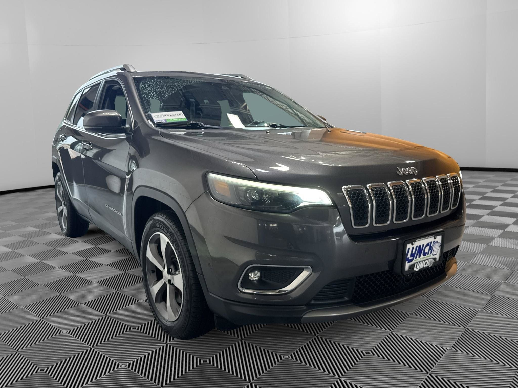 Used 2019 Jeep Cherokee Limited w/ Technology Group AWD/4WD image 7