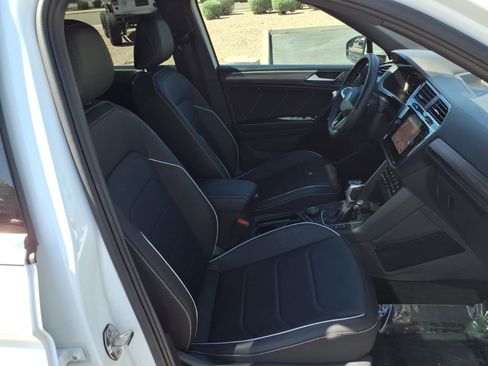 Certified 2023 Volkswagen Tiguan SEL R-Line image 11