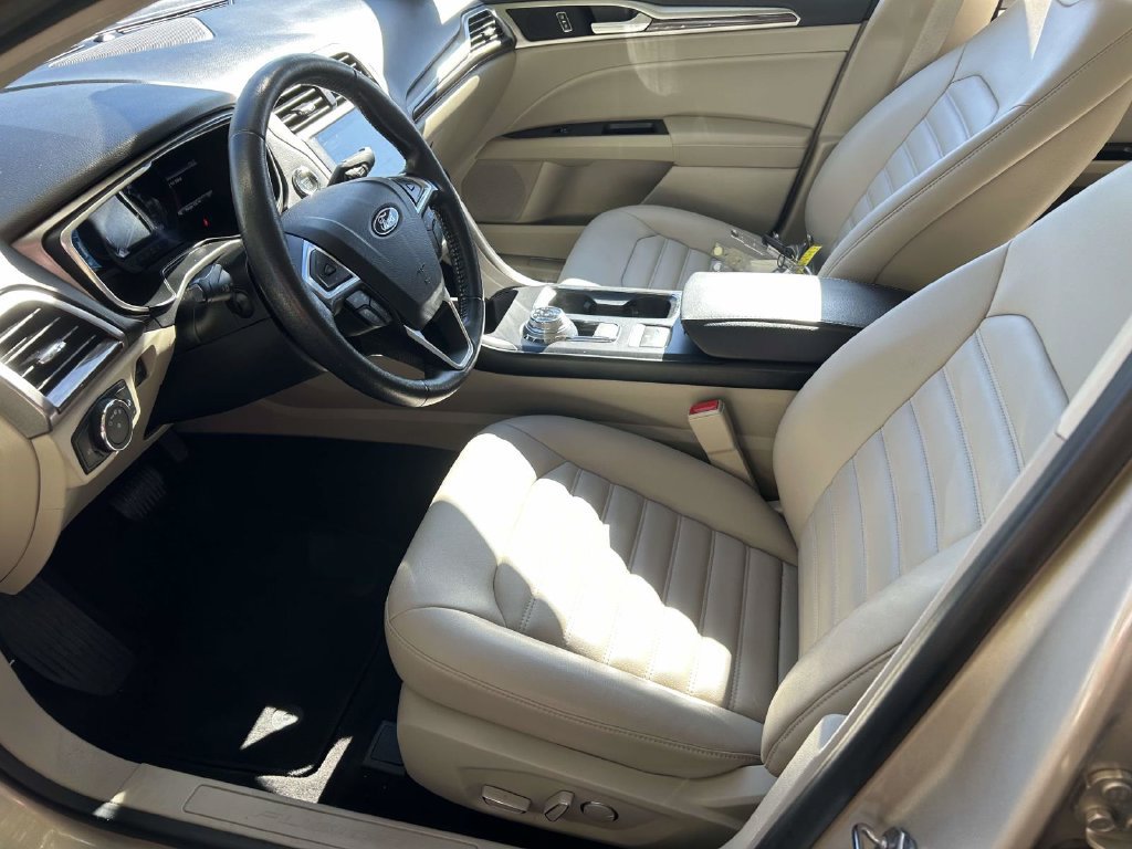 Used 2019 Ford Fusion SEL FWD image 12