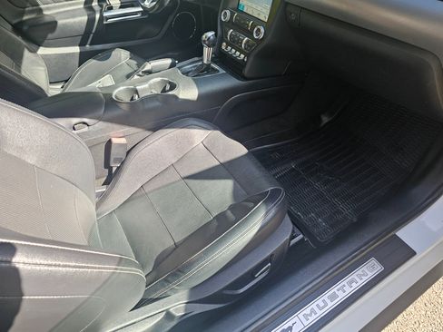 Used 2018 Ford Mustang Premium image 17