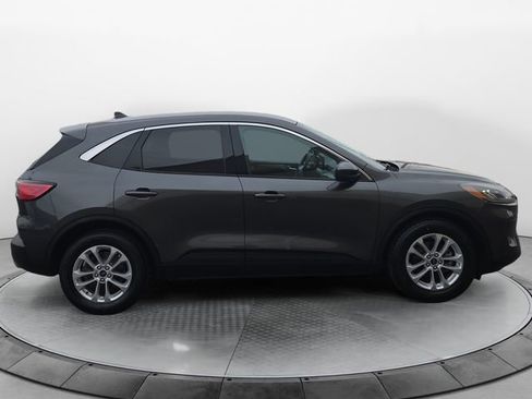 Used 2020 Ford Escape SE image 6