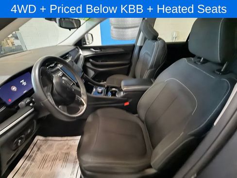 Used 2023 Jeep Grand Cherokee Laredo AWD/4WD image 11