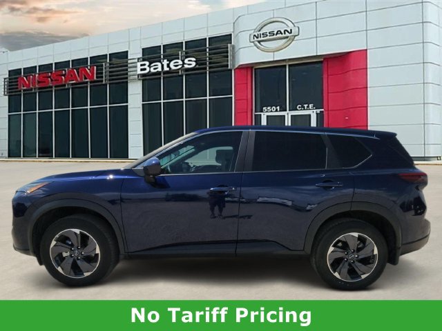 Used 2024 Nissan Rogue SV FWD image 3