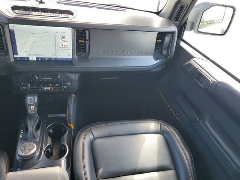 Used 2024 Ford Bronco Badlands image 27