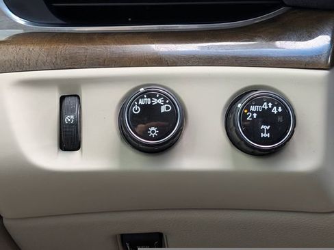 Used 2018 Cadillac Escalade Premium Luxury image 21