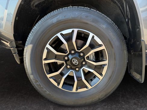 Used 2020 Toyota Tacoma TRD Sport w/ Technology Package RWD image 14