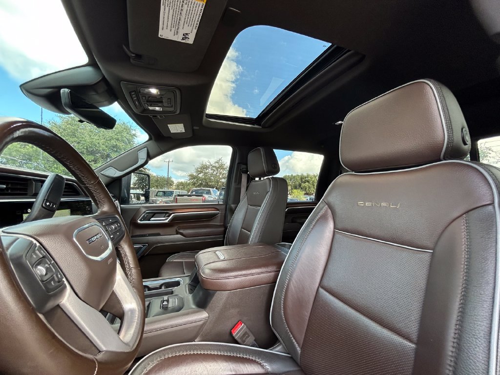 Used 2024 GMC Sierra 2500 Denali w/ Denali Reserve Package AWD/4WD image 12