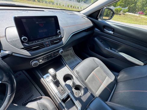 Used 2019 Nissan Altima 2.5 SR FWD image 17