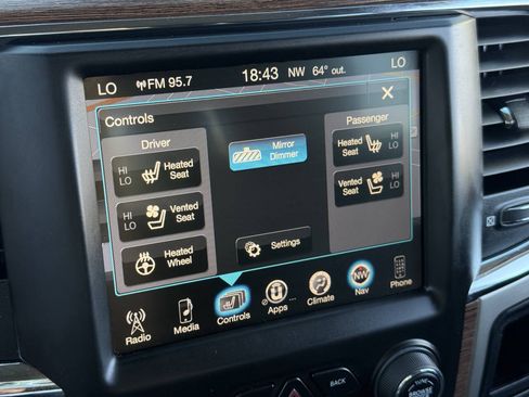 Used 2014 RAM 1500 Laramie w/ Convenience Group AWD/4WD image 19