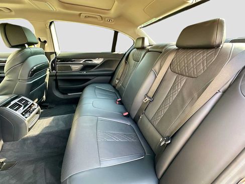 Used 2021 BMW 740i w/ Premium Package RWD image 26