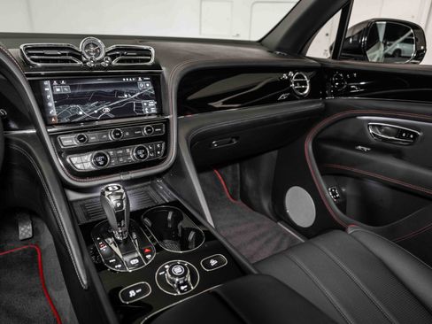 Certified 2022 Bentley Bentayga image 26