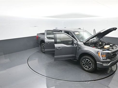 Certified 2022 Ford F150 XLT w/ Equipment Group 302A High image 33