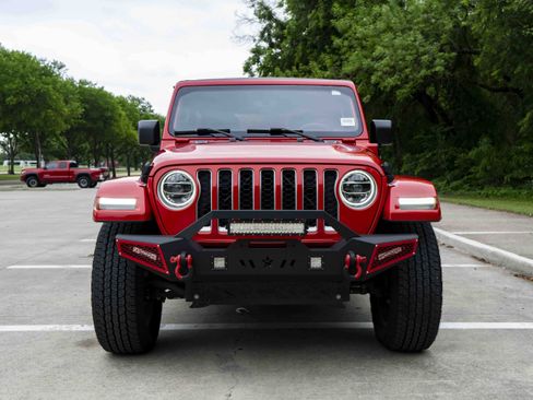 Used 2022 Jeep Wrangler Unlimited Sahara AWD/4WD image 3