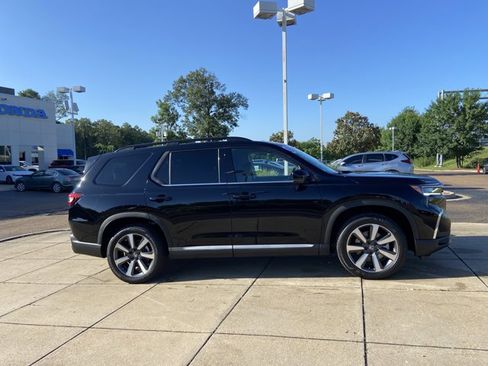 Used 2025 Honda Pilot Elite image 14