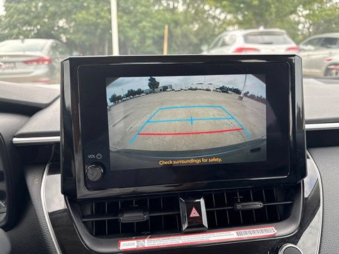 Used 2025 Toyota Corolla LE FWD image 24