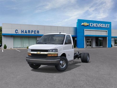 New 2025 Chevrolet Express 3500 w/ Power Convenience Package image 8