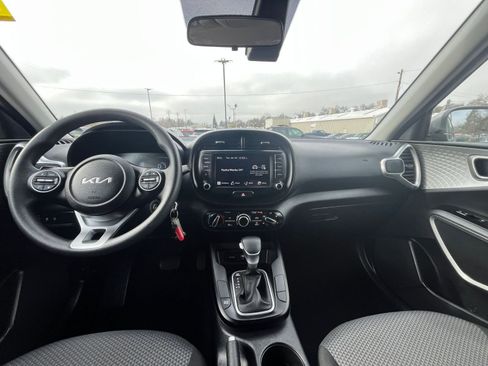 Used 2025 Kia Soul LX w/ LX Technology Package image 31