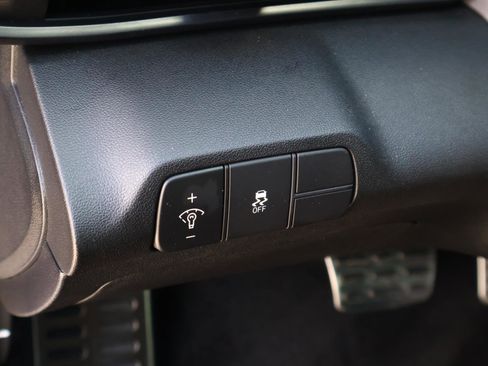 Certified 2025 Hyundai Elantra Sport image 21