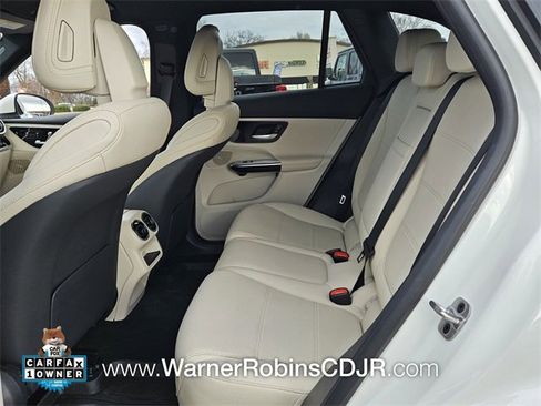 Used 2024 Mercedes-Benz GLC 300 image 6