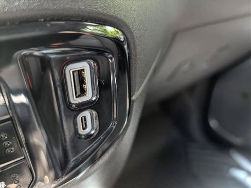 Used 2024 Chevrolet Silverado 1500 LTZ AWD/4WD image 39