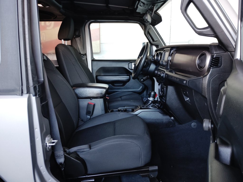 Used 2018 Jeep Wrangler Sport AWD/4WD image 14