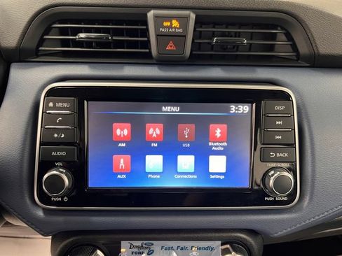 Used 2025 Nissan Versa SV FWD image 39